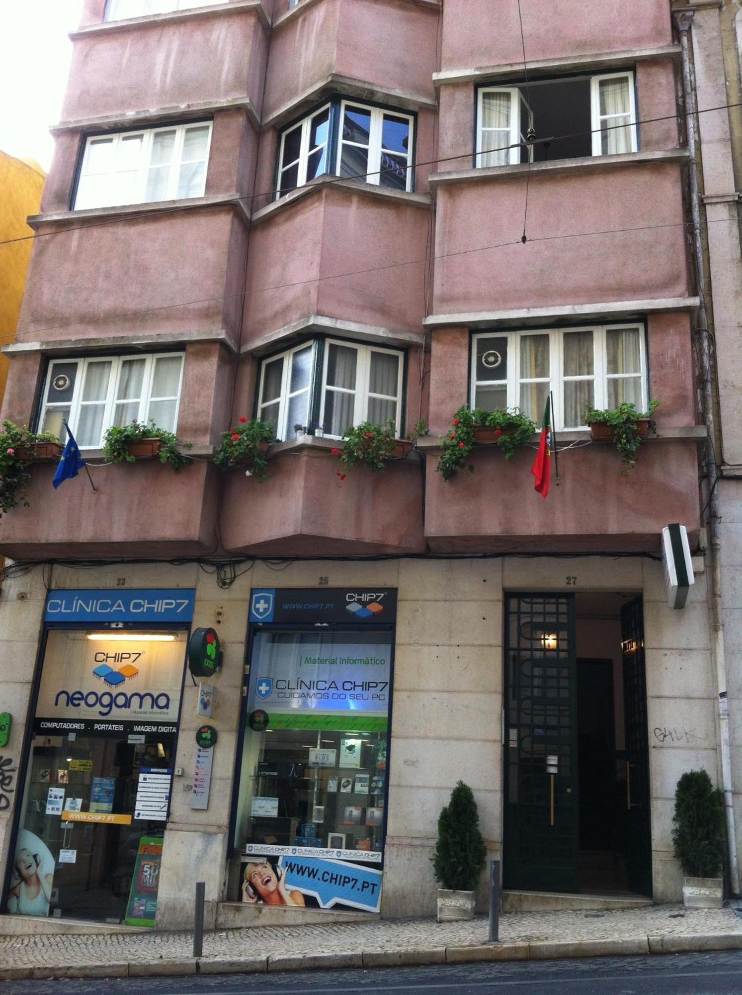 瓦伦蒂娜住宅酒店 Lisboa 外观 照片 The headquarters of the party in Madrid